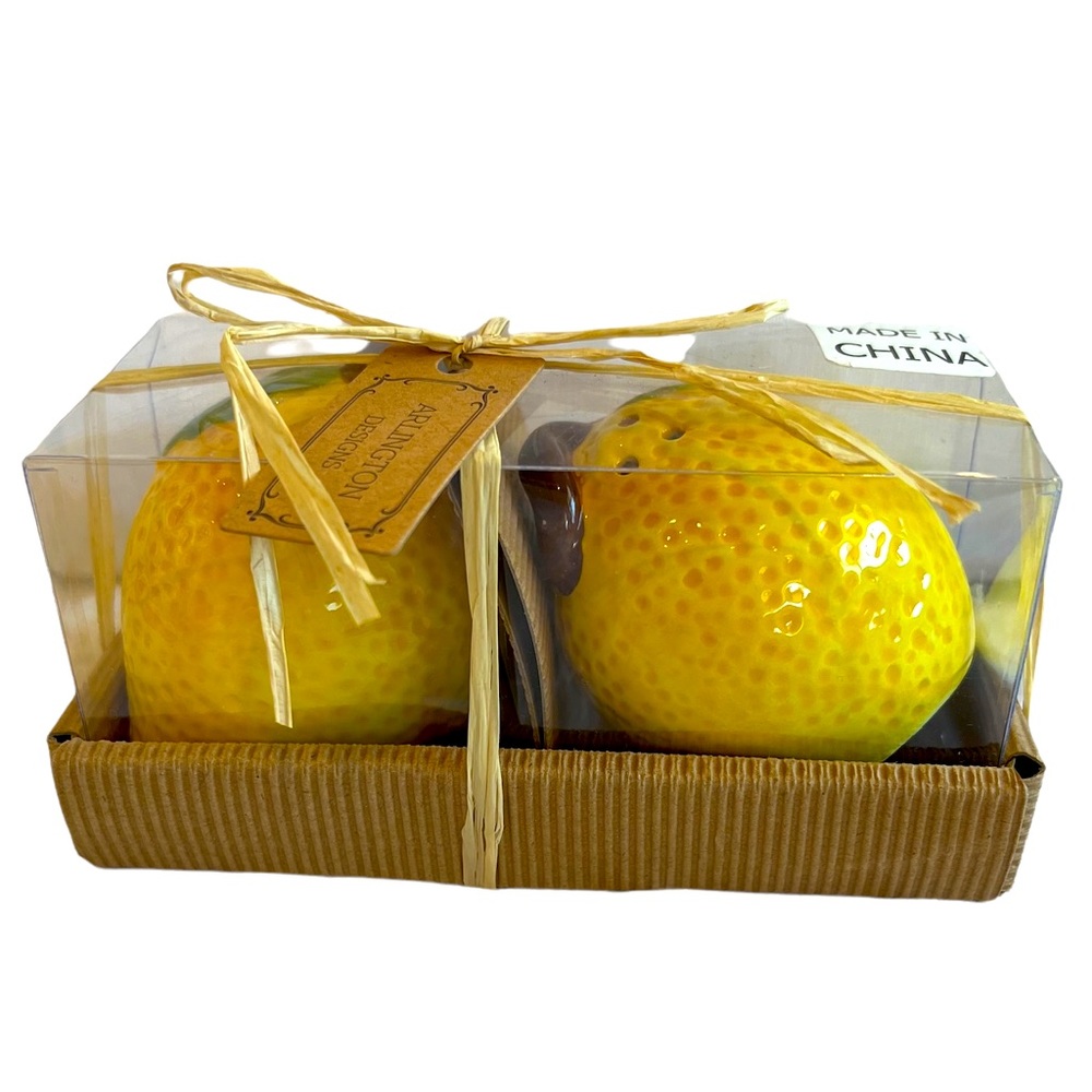 Arlington Designs Lemon 🍋 Salt & Pepper Shakers NWT
